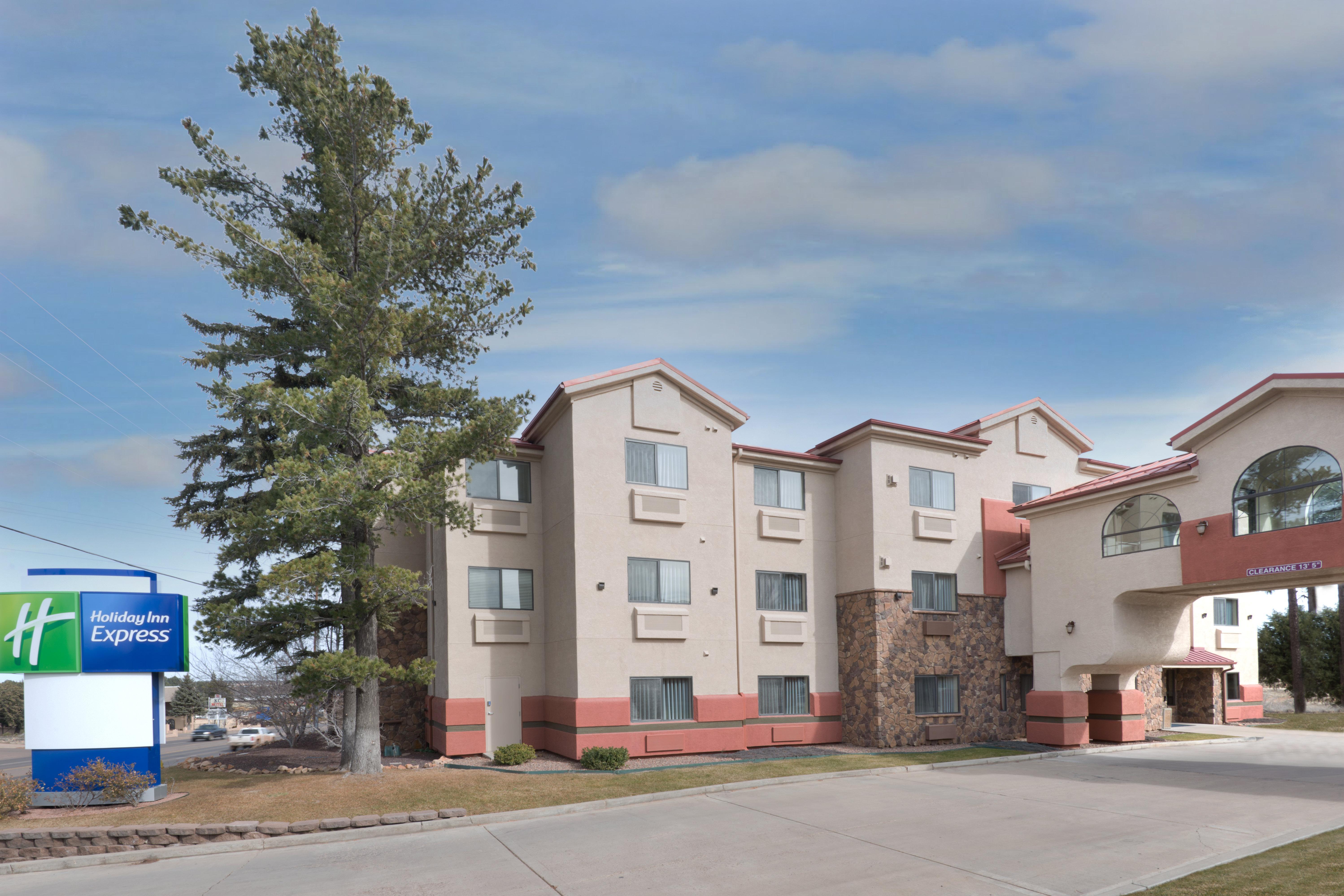 Holiday Inn Express Show Low By Ihg Exterior foto