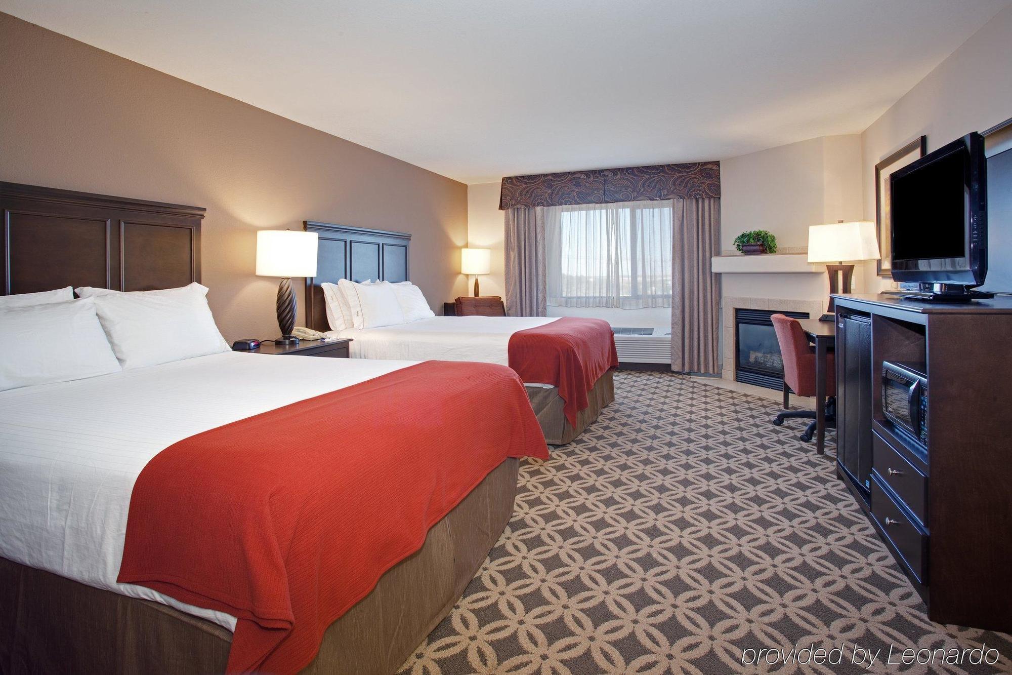 Holiday Inn Express Show Low By Ihg Exterior foto